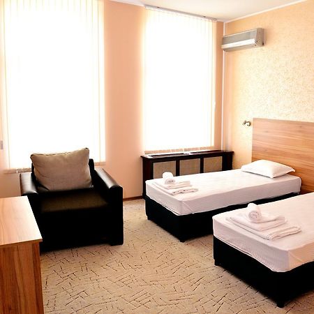 Hotel Cascade Pleven Ngoại thất bức ảnh