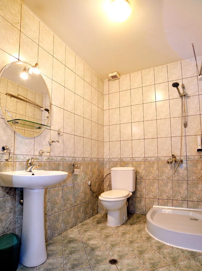 Hotel Cascade Pleven Ngoại thất bức ảnh