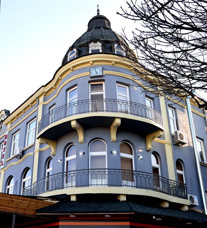 Hotel Cascade Pleven Ngoại thất bức ảnh