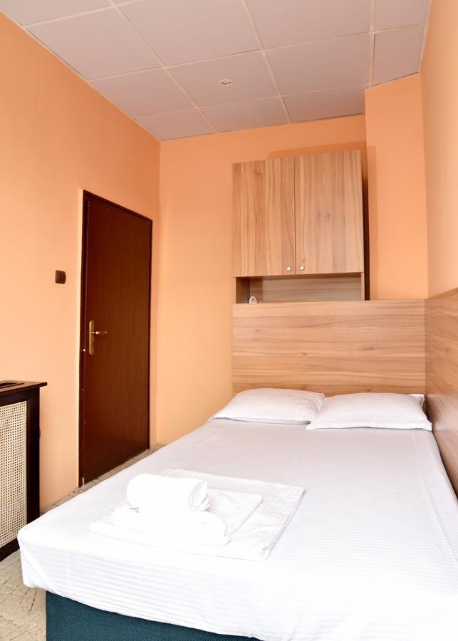 Hotel Cascade Pleven Ngoại thất bức ảnh